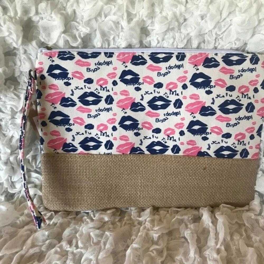 Makeup bag A&O International make up pouch NWT pink/ blue lips pouch bag